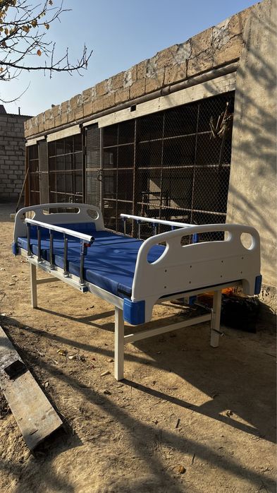 Кровать медицинская