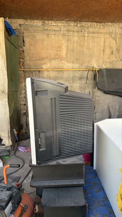 Телевизор LG полностью рабочий