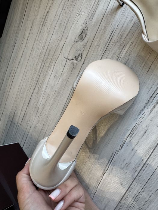 Официални сандали на ток