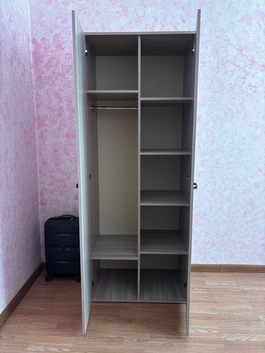 Продаю Шкаф для одежды