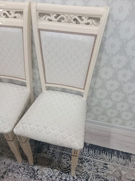 Продам Стол со стульями 200тыс