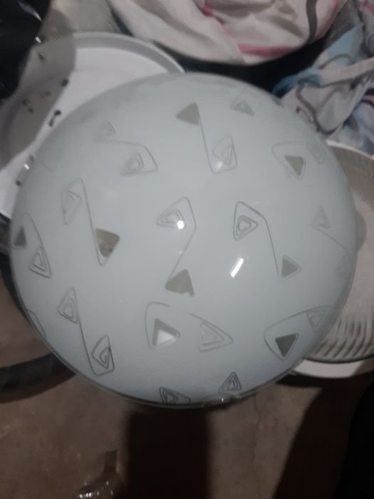 Плафоны в хоршем качестве.Находиться в Городе.