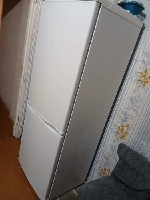 Продам холодильник ATLANT