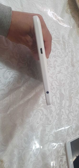 Planshet Tab E  sotiladi