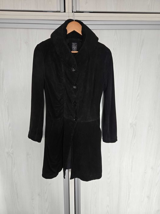 Haina de dama, din piele intoarsa!