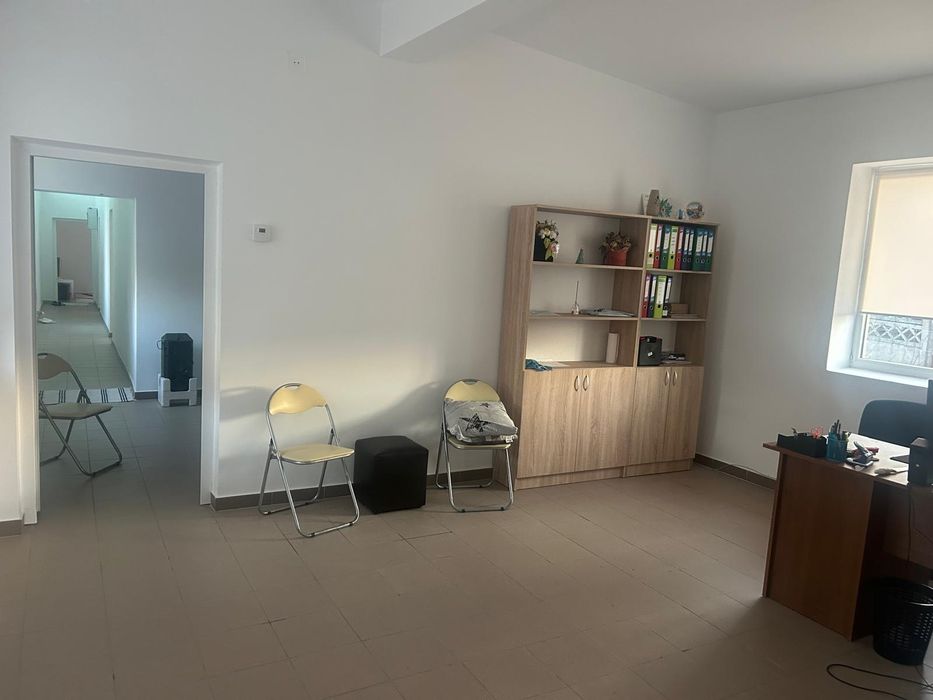 Spațiu Si Curte de închiriat