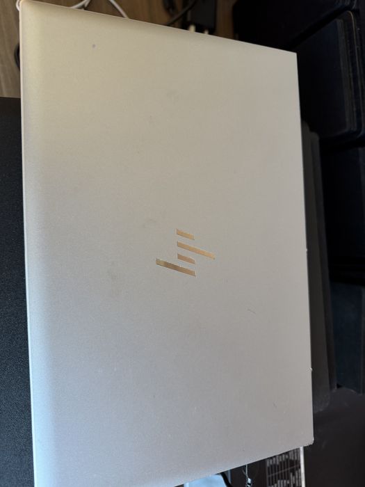 Vand Laptop HP 830 G7