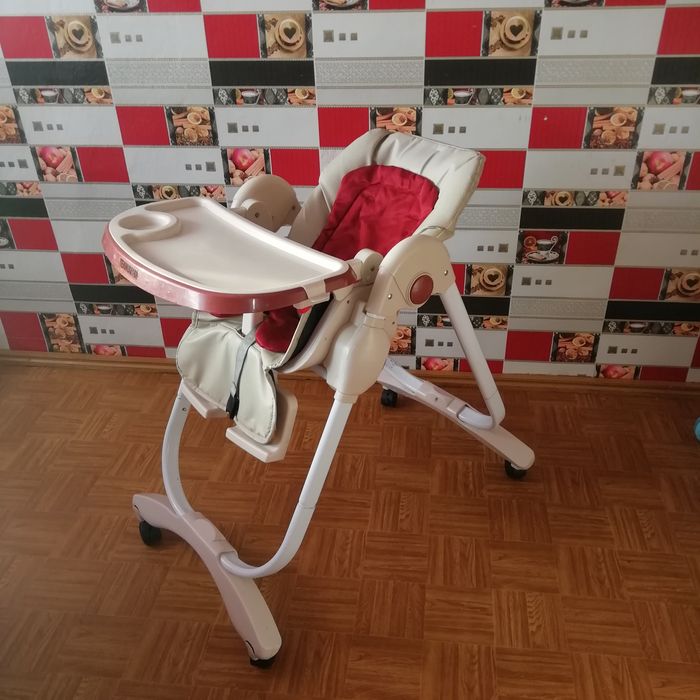 Детский стульчик для кормления