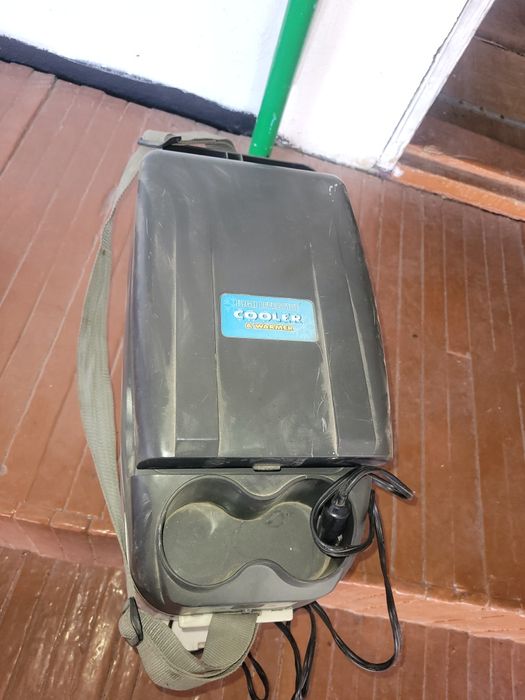 Продам автомобильный Холодильник