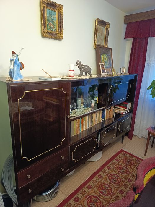 Vând mobilă veche anii 70