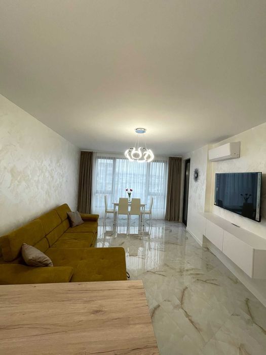 Продава се Двустаен апартамент в Варна, Цветен квартал - 74 кв.м за 3514 €/кв.м - Снимка #12