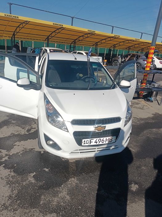 SPARK 7500  в хорошем состоянии не битая