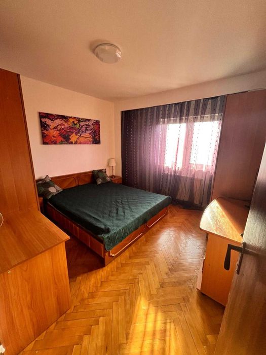 Vand apartament 3 camere + garaj propriu ZORILOR