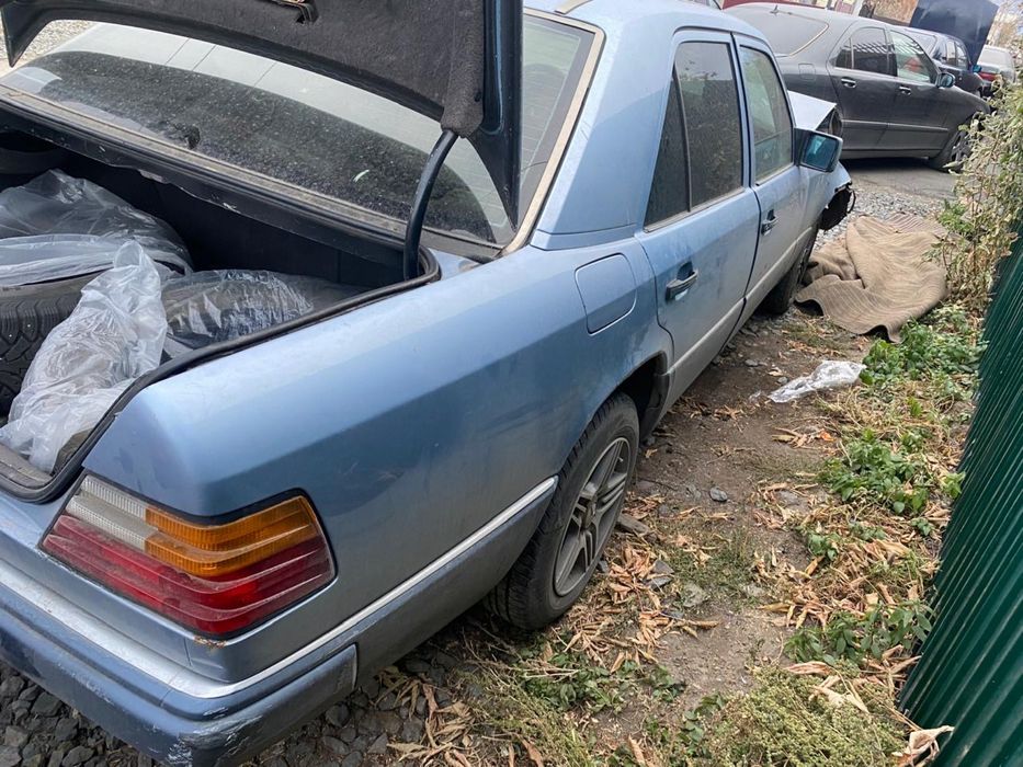 Мерседес бенс W124 на разбор