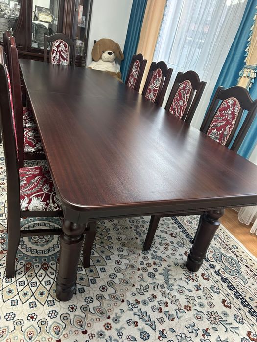 Проам стол и стулья для гостинной