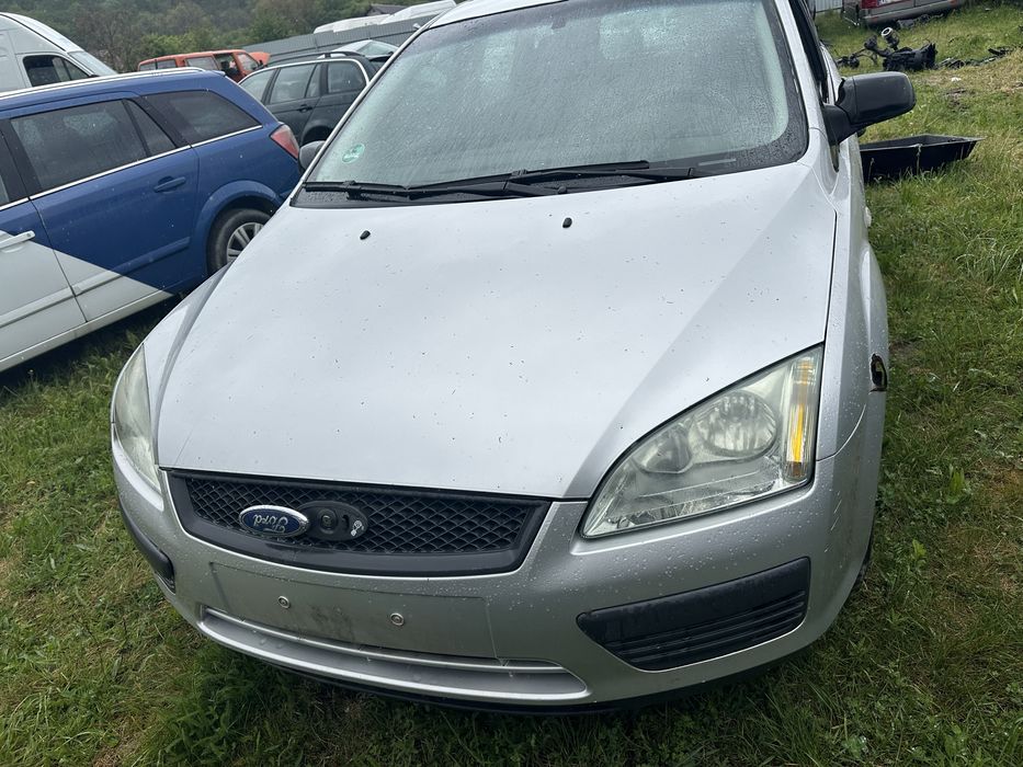 Capotă bară faruri aripi roți triple ford Focus 2