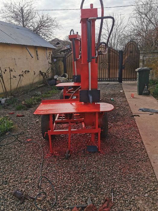 Spărgător de lemne motor diesel