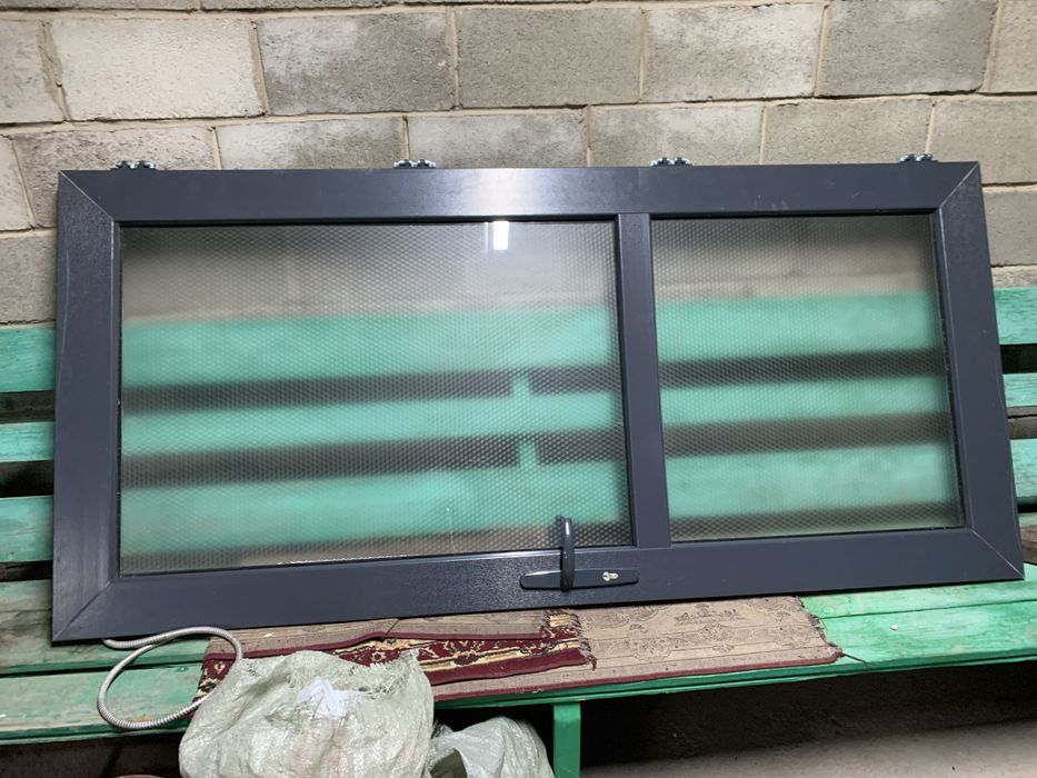 Стеклянная дверь