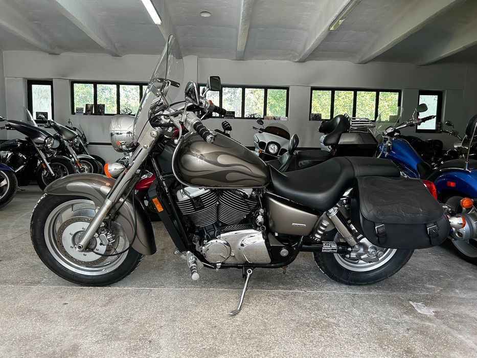 2006 Honda shadow Vt 1100 custom