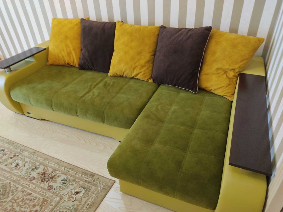 Продаётся угловой диван.