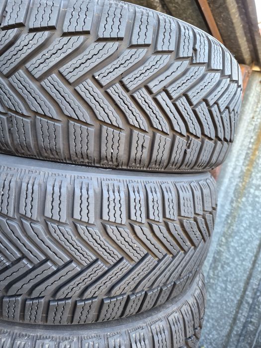4бр. 205 55 16 Michelin зимни.