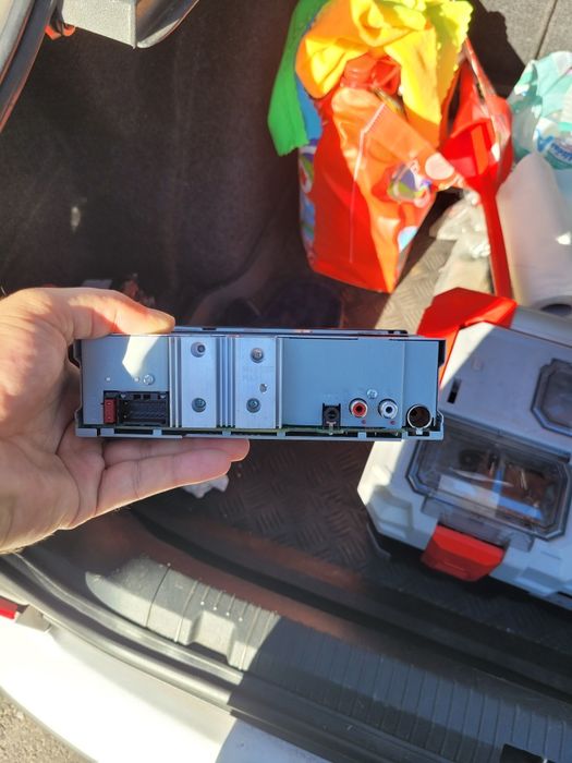 Vând casetofon auto JVC