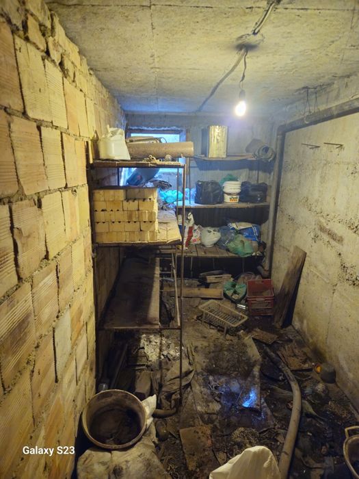 Кърти, чисти и извозва