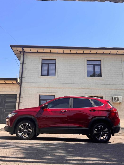 Продается свой  CHEVROLET TRACKER 2 Premier