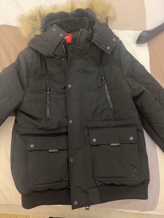 Оригинално зимно яке Guess, отлично състояние