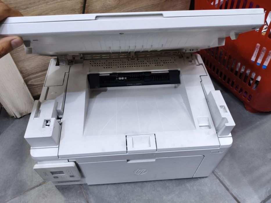 Продам МФУ HP M130a