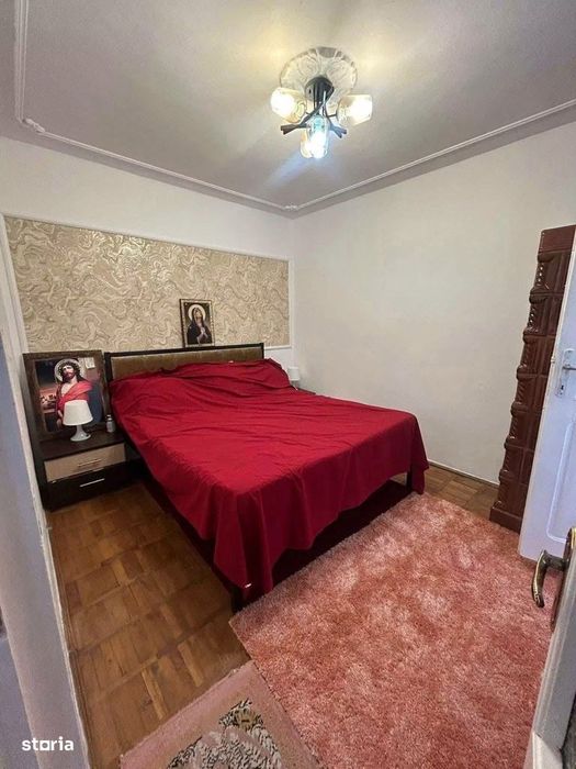 De vanzare apartament 3 camere, etajul 1, mobilat și utilat 49900euro