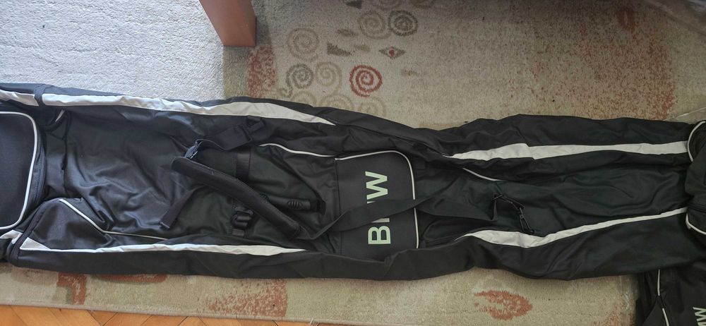 Продавам калъф за сноуборд.