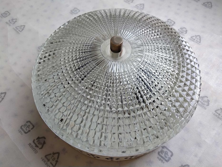 Светильник, настенный, потолочный.