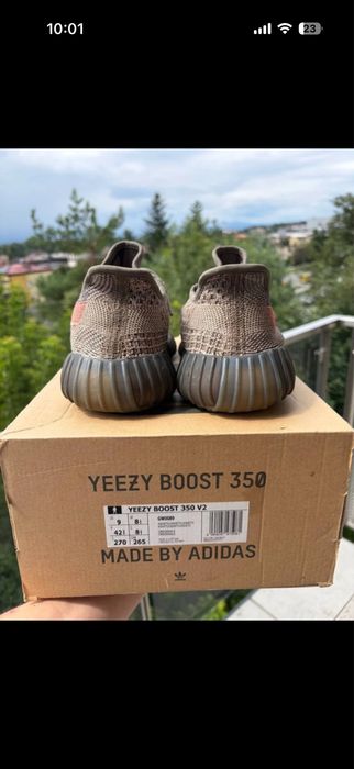 Yeezy  boost 350