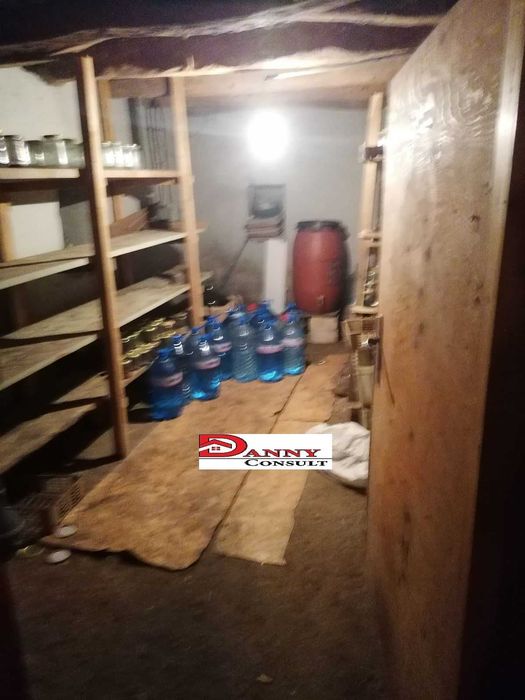 Къща с двор в с. Обединение, обл. Велико Търново