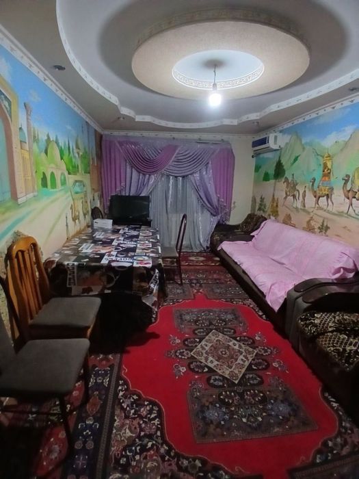 Срочно ижарага берилади 2 хонали 3 этаж 350$ . Адрес Регистон.