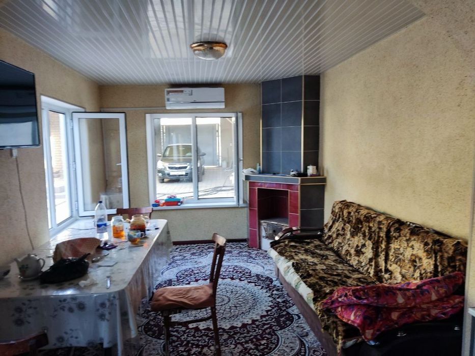 Продаётся дом в Янгиюле  ( 20 соток )