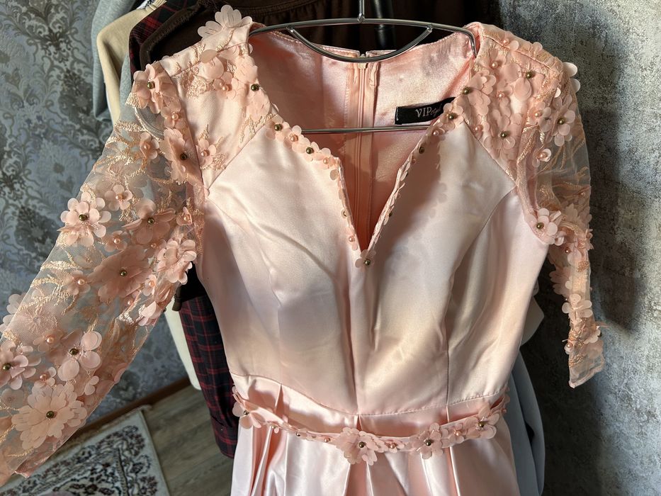 Продам платье