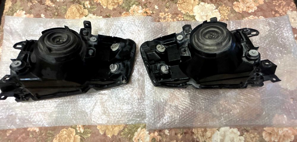 Фары на MITSUBISHI Pajero 3  в б/у !!!