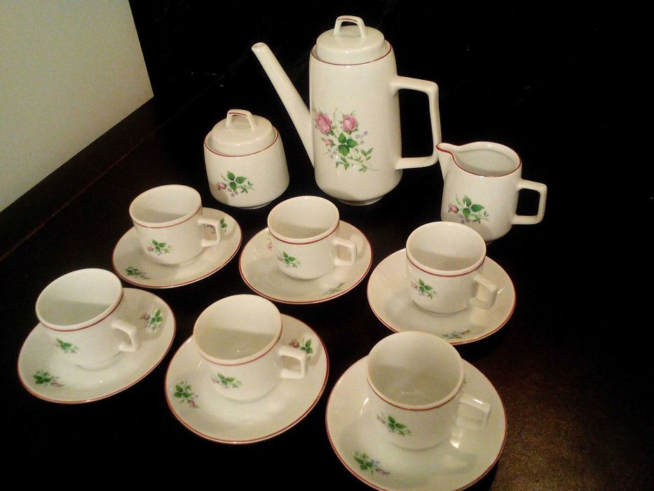 Порцеланово плато и сервиз за кафе