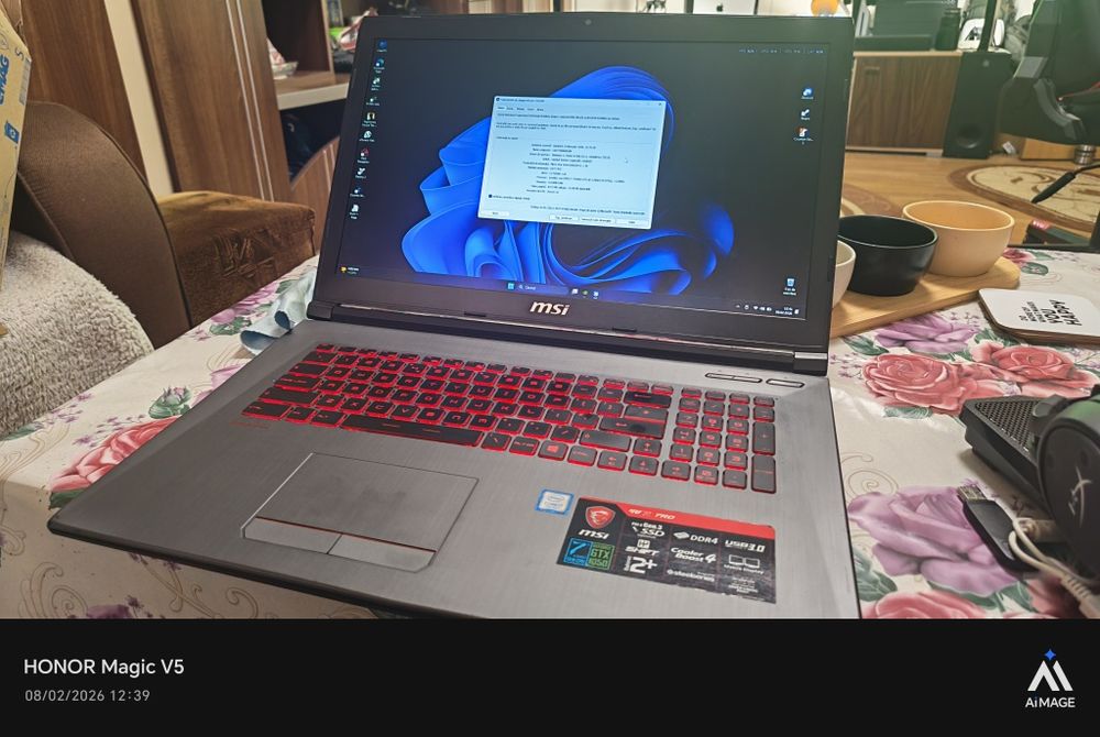 Pachet Gaming Laptop MSI GV72 7RD 17 inch / i7 / GTX1050 / Căști /