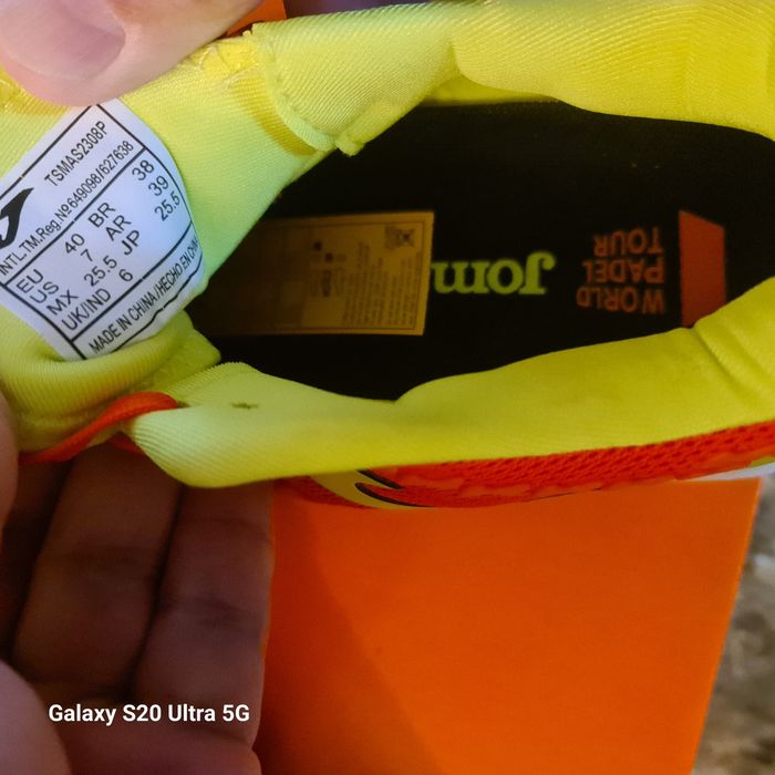 Adidași Joma nou cu etichetă nr 40