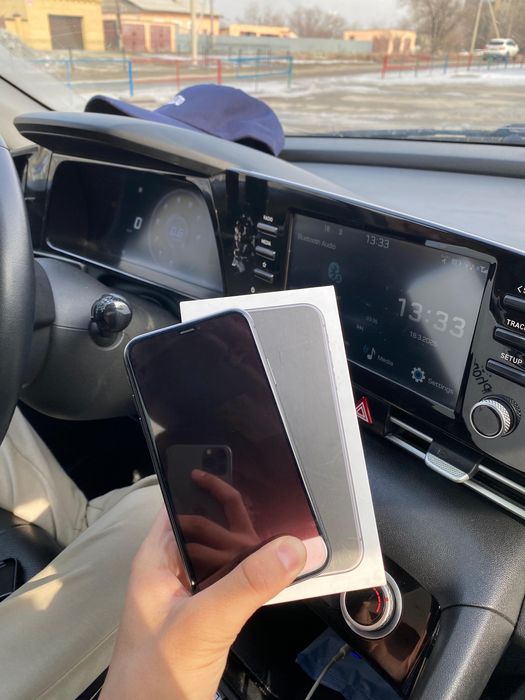 Продам Айфон 11 64gb