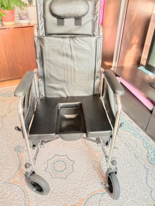 Коляска для людей с инвалидностью