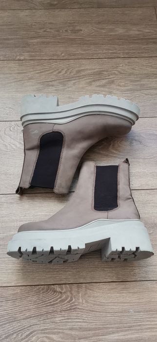 Ghete din piele nubuck