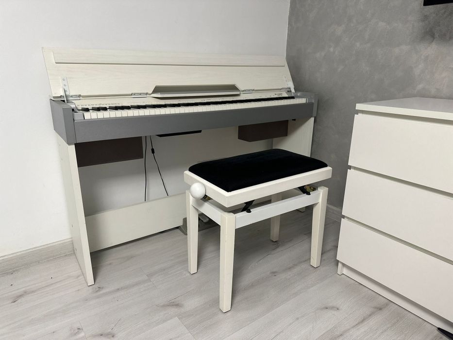 Vând pian Thomann DP-33