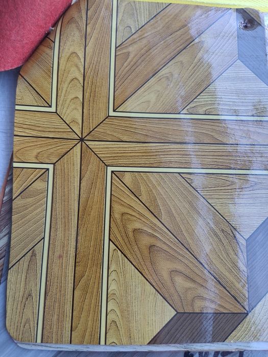 Linoleu panzat 2m lat x 20m lung, 2mm gros  obiect de colectie