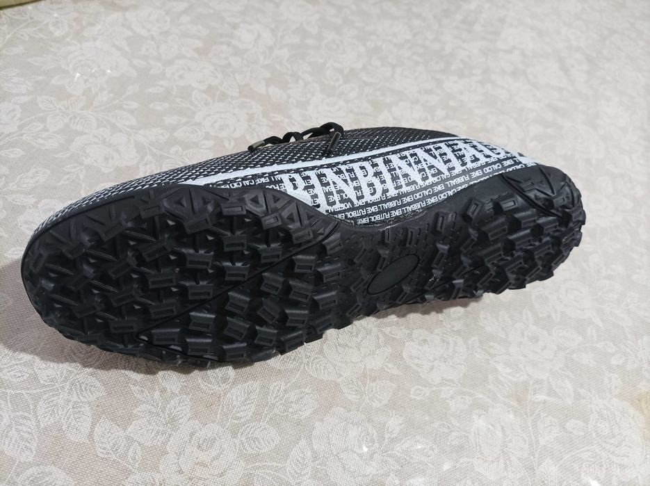 Бутсы футбольные