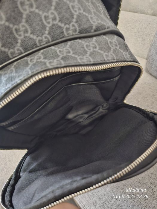 Vând ghiozdan Gucci