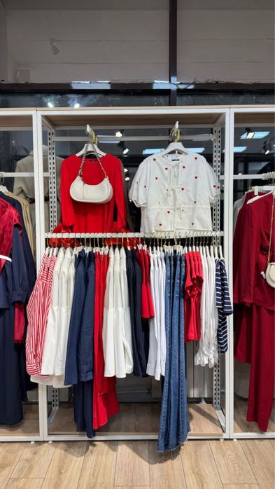 Продается рейлы для одежды /вешало  рейл напольное